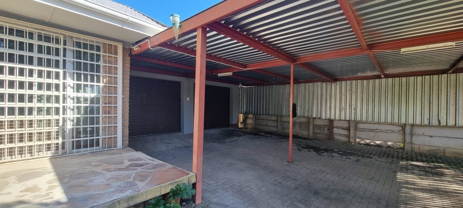 4 Bedroom Property for Sale in Fichardt Park Free State